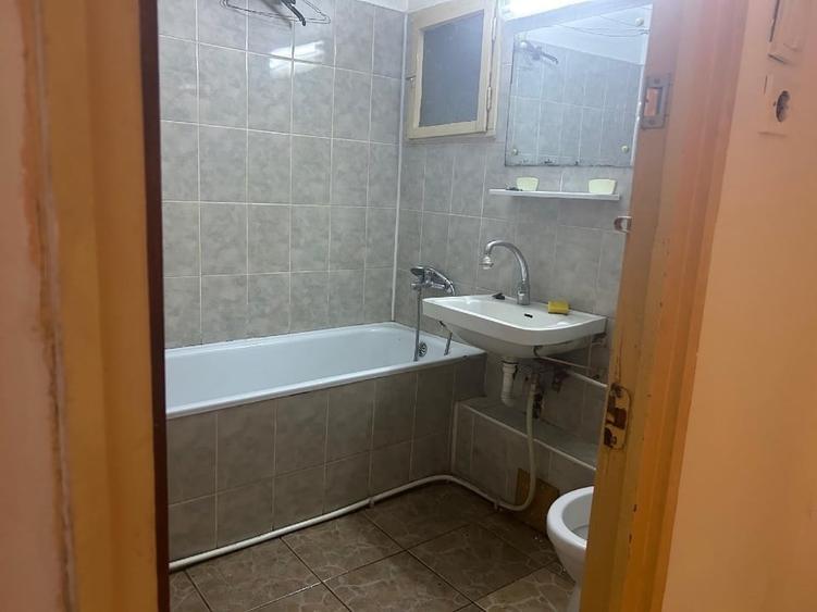 Apartament cu 3 camere decomandat, mobilat în Rahova