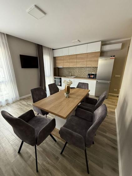 Apartament cu 2 camere decomandat în Central