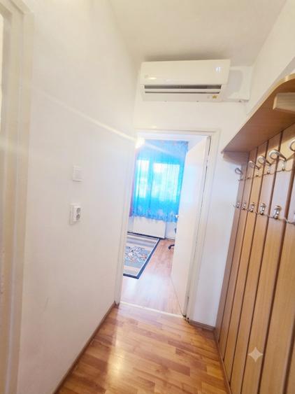 Apartament cu 3 camere decomandat în Astra