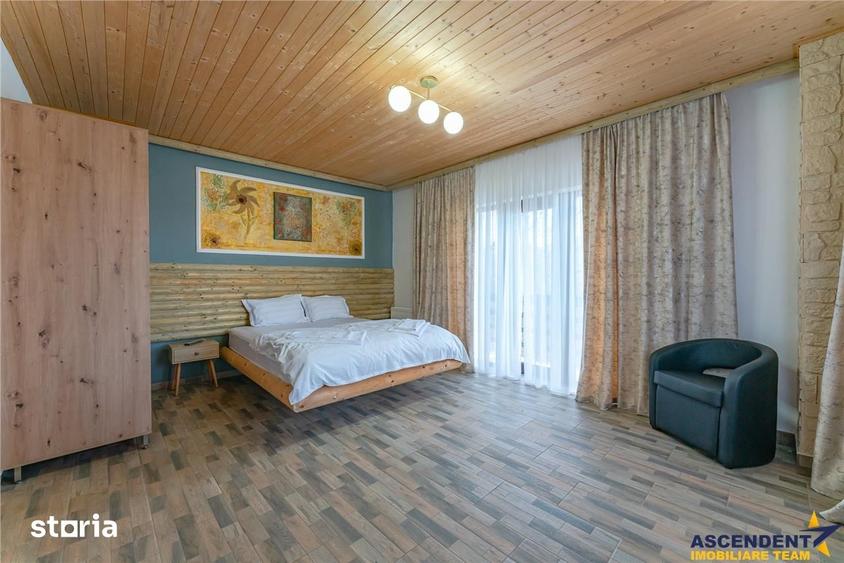 Casă cu 8 camere cu Teren 1100 Mp în Sohodol