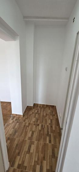 Apartament cu 2 camere semidecomandat în Crâng