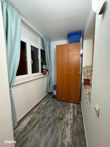 Apartament cu 4 camere decomandat în Berceni