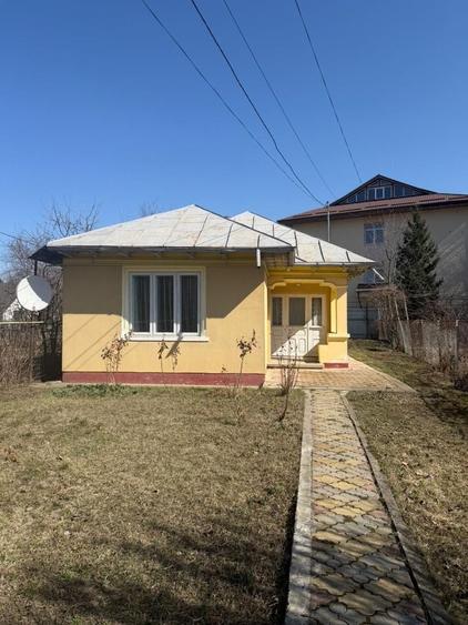 Casă cu 4 camere cu Teren 100 Mp în Central
