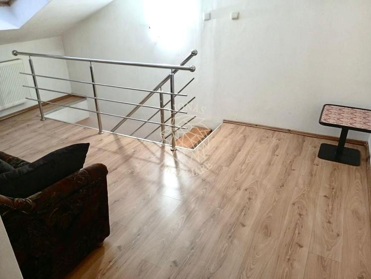 Apartament cu 4 camere decomandat, mobilat în Calea Moldovei