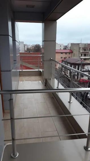 Spațiu comercial, de 55 mp, în Central