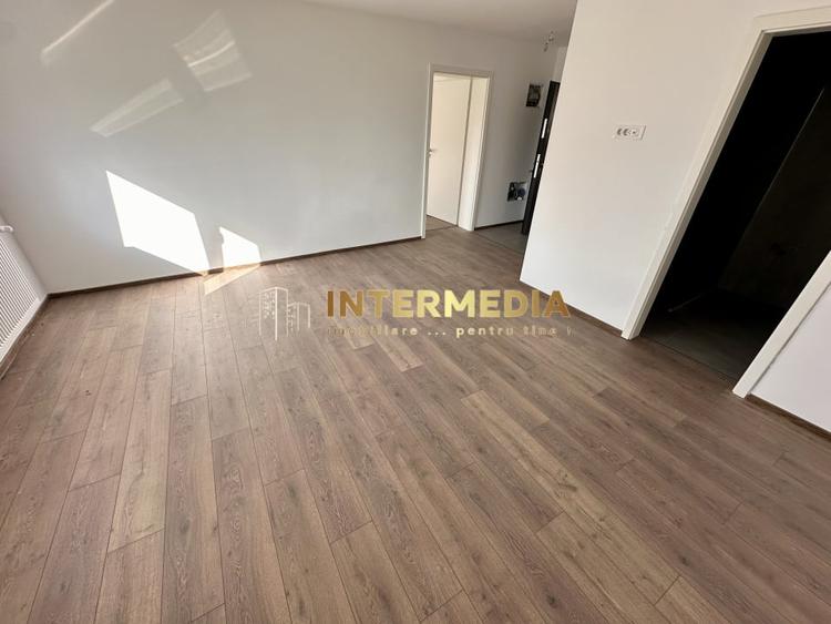 Casă individuală cu 11 camere cu Canalizare în Tolstoi