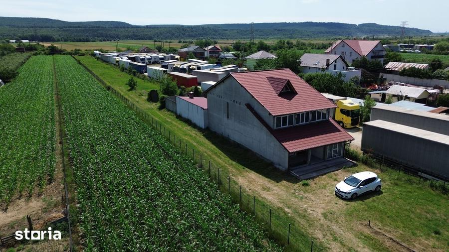 Casă cu 5 camere cu Teren 3969 Mp în Mărăcineni