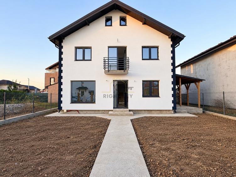 Casă individuală cu 4 camere cu Teren 300 Mp în Tunari