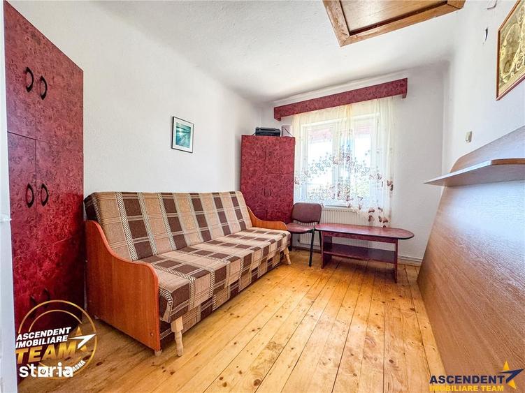 Casă cu 5 camere cu Teren 400 Mp în Simeria
