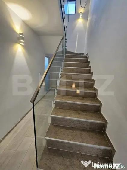 Casă cu 5 camere cu Teren 260 Mp în Central