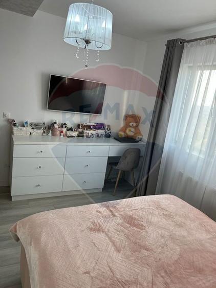 Apartament cu 2 camere decomandat în Păcii