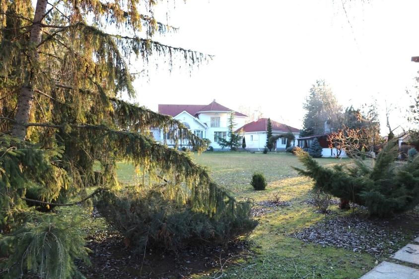 Casă individuală cu 11 camere cu Canalizare în Snagov