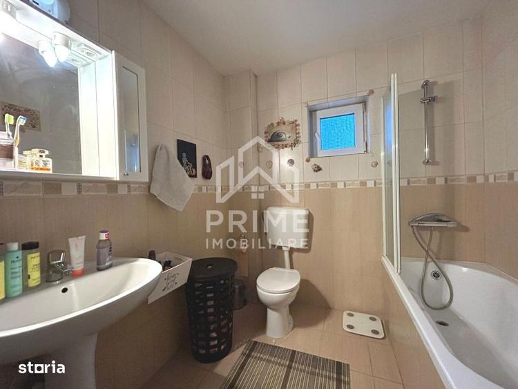 Casă cu 7 camere cu Teren 1004 Mp în Central