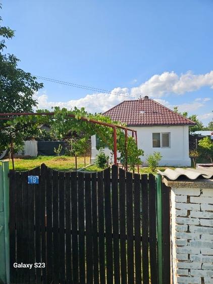 Casă individuală cu 2 camere cu Teren 1039 Mp în Bărăști (Colonești)