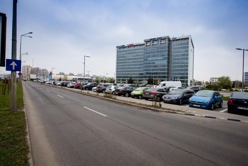 Birou, de 25,500 mp, în Militari