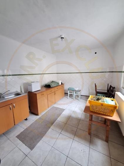 Casă individuală cu 3 camere cu Canalizare în Central