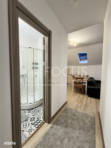 Apartament cu 3 camere semidecomandat, mobilat în Tei
