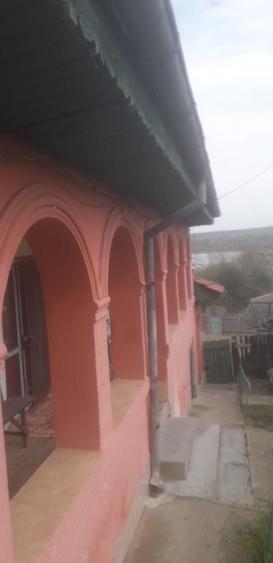 Casă cu 3 camere în Ostrov