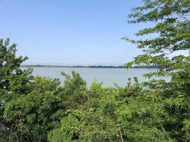 Teren de 2200 mp, în Furcenii Noi