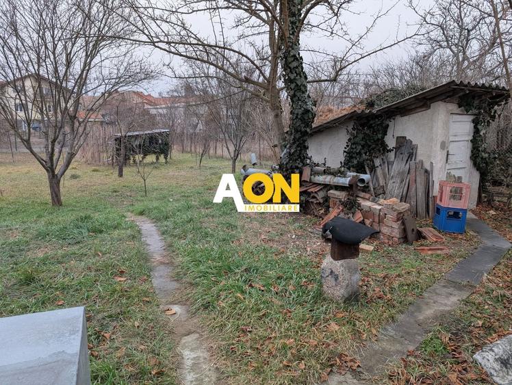 Casă individuală cu 2 camere cu Canalizare în Central