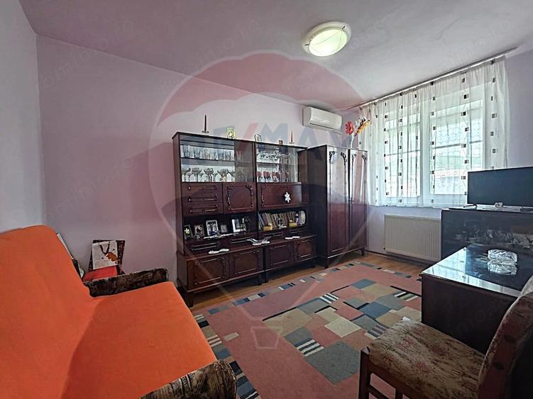 Apartament cu 3 camere decomandat în Vest