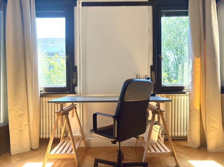 Apartament cu 5 camere decomandat, mobilat în P-ța Universității