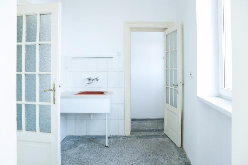 Apartament cu 3 camere circular în P-ța Unirii