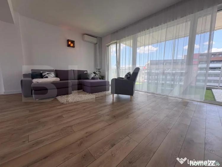 Apartament cu 5 camere decomandat în Bună Ziua