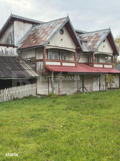 Fost han cu doua cladiri si curte, de vanzare in Dealu Floreni