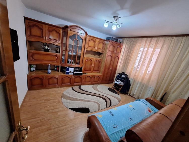 Apartament cu 2 camere, mobilat în Sud