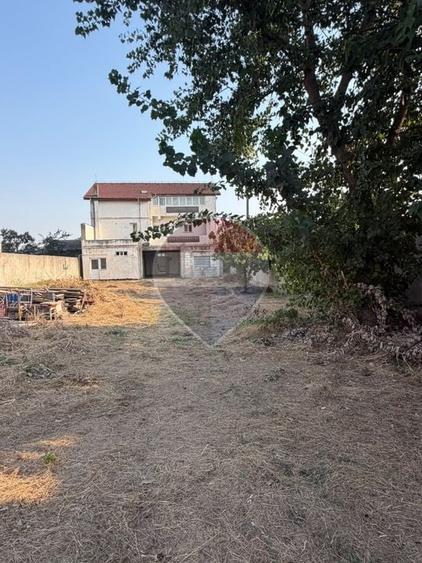 Casă individuală cu 10 camere cu Teren 1109 Mp în Bariera Vâlcii