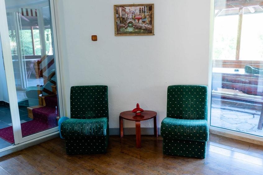 Hotel/Pensiune, de 1,178 mp, în Glăjărie