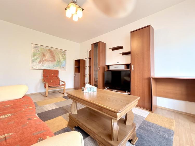 Apartament cu 3 camere decomandat, mobilat în Faleza Nord