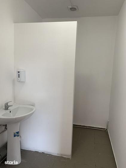 Spațiu comercial, de 100 mp, în Lupeni