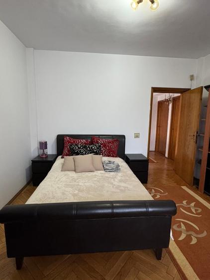 Duplex cu 4 camere cu Canalizare în Victoriei