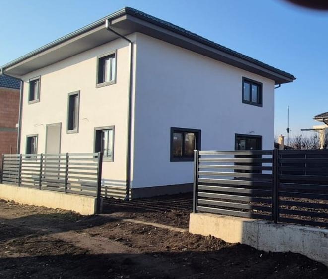 Casă individuală cu 5 camere cu Canalizare în Jucu de Mijloc