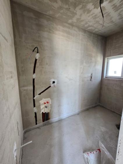Duplex cu 4 camere cu Canalizare în Florești