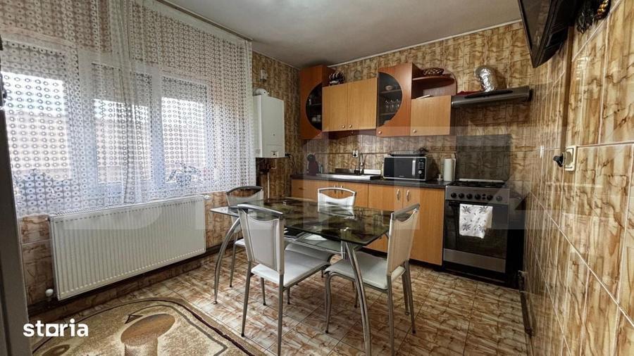 Casă cu 5 camere decomandat cu Teren 154 Mp în Craiovița Nouă