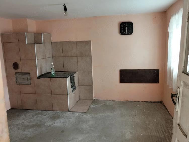 Casă cu 5 camere cu Teren 2700 Mp în Dochia