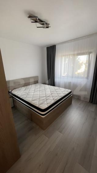Apartament cu 3 camere decomandat, mobilat în Central