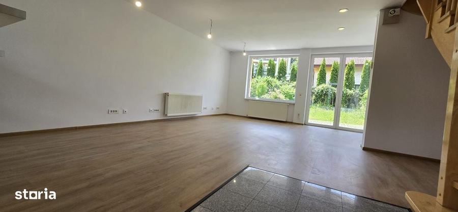 Casă cu 4 camere în Calea București