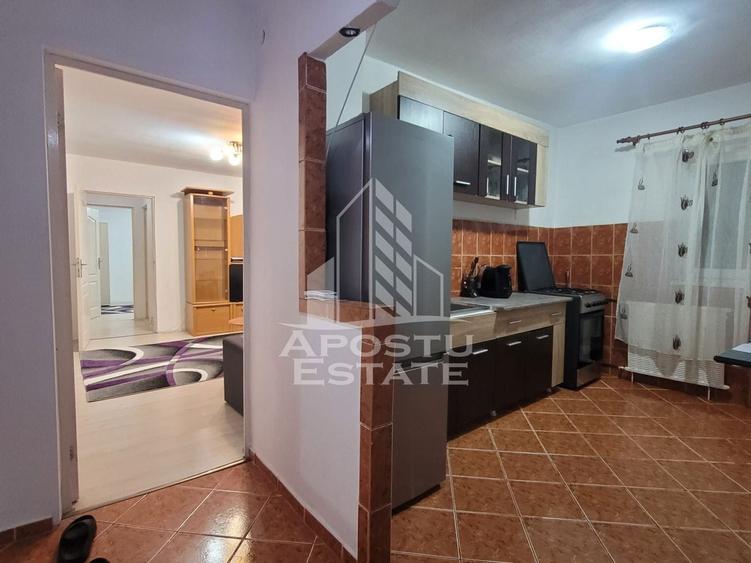 Apartament cu 2 camere semidecomandat, mobilat în Lipovei