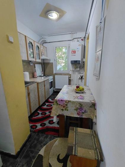 Apartament cu 2 camere semidecomandat în Micro 40