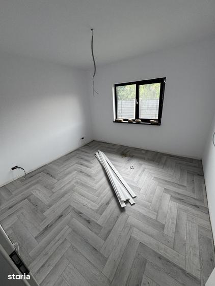 Casă cu 4 camere cu Teren 400 Mp în Clinceni