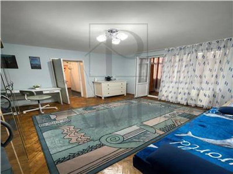Apartament cu 2 camere decomandat, mobilat în Central