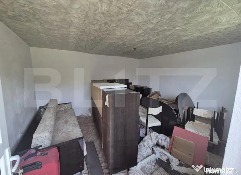 Casă cu 3 camere cu Teren 2845 Mp în Central