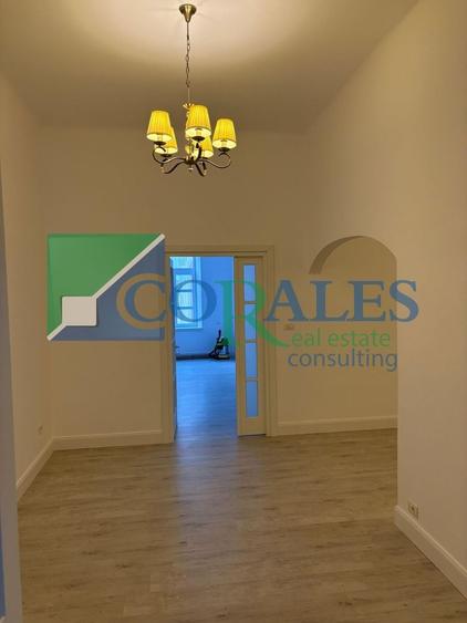 Apartament cu 3 camere semidecomandat în Ultracentral