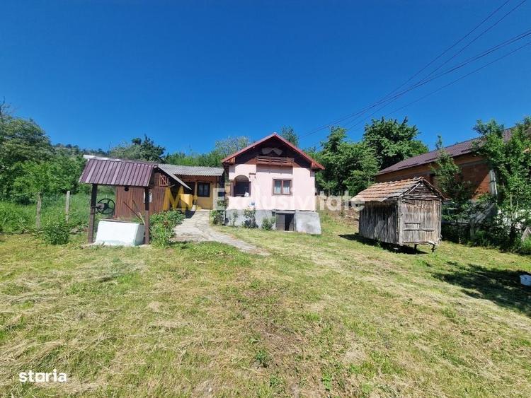 Casă cu 2 camere cu Teren 1150 Mp în Boțești
