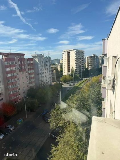 Apartament cu 3 camere, mobilat în Vitan