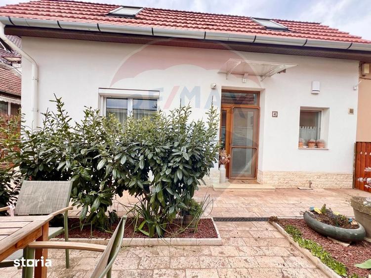 Apartament cu 5 camere, mobilat în Central